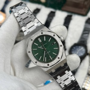  Audemars Piguet Royal Oak Gümüş Kasa Yeşil Kadran