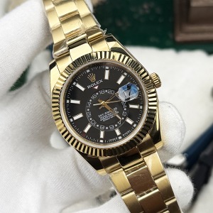 Rolex Sky Dweller 326933 Siyah Kadran Oyster Kordon Gold Kasa Replika 