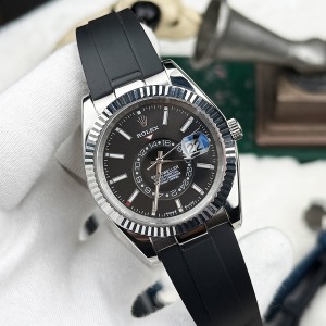 Rolex Sky Dweller 326933 Siyah Kadran Silikon Kordon Replika 