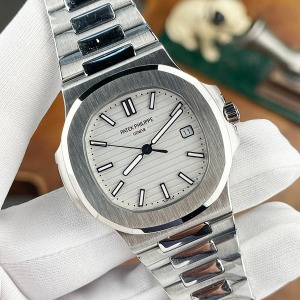 Patek Philippe Nautilus Beyaz Kadran Silim Kasa
